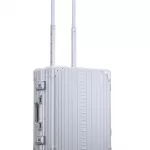 International-carry-on-21-inches-in-silver-made-with-aluminum International-carry-on-21-inches-in-silver-made-with-aluminum